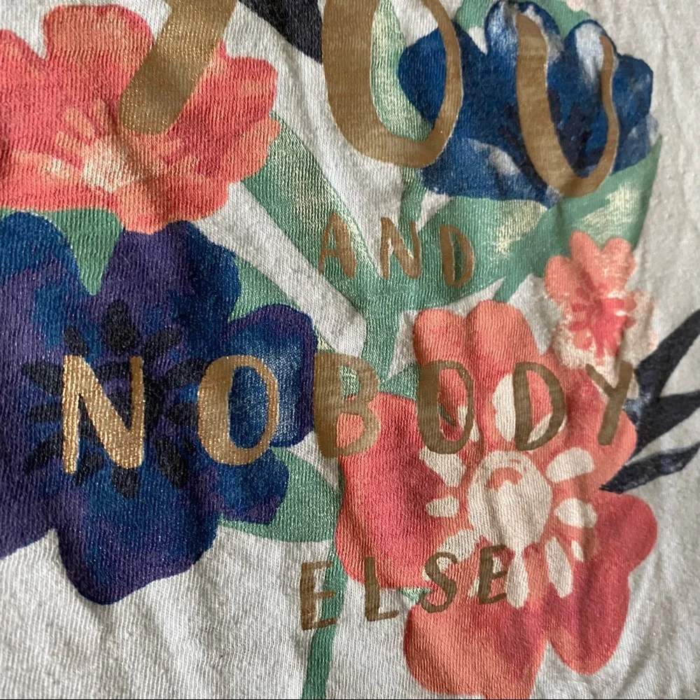 Old Navy Blue Girls Top with Flowers and Quote “Be You and Nobody Else” Size 5T
